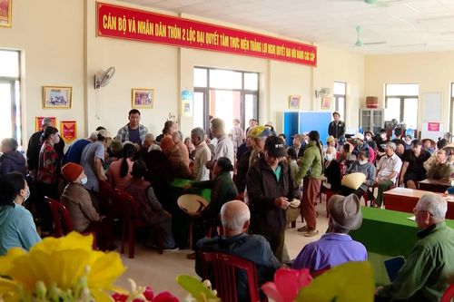 Chi trả hơn 883 tỉ đồng lương hưu và trợ cấp cho người dân đón Tết