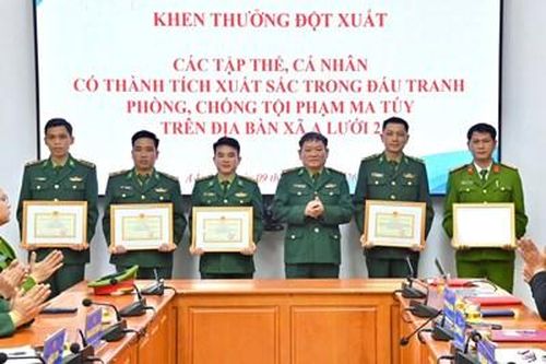 Khen thưởng lực lượng phá án ma túy