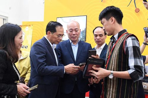 Tiếp tục đẩy mạnh công tác truyền thông, thu hút người dân đến Hội chợ Mùa Xuân lần thứ nhất năm 2026
