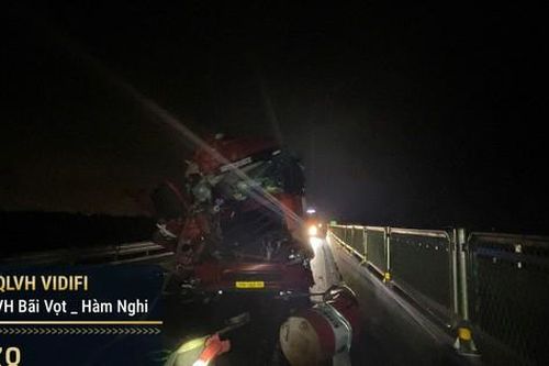Tai nạn liên hoàn trên cao tốc Bãi Vọt - Hàm Nghi gây ùn tắc kéo dài