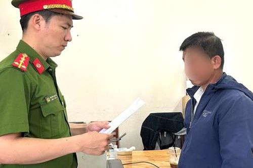 Quảng Ngãi: Bắt người đàn ông chém nhạc công tại tiệc tân gia