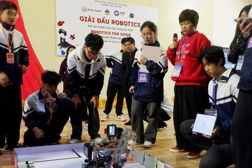 Học sinh Cao Bằng 'kết nối STEM, kiến tạo tương lai'