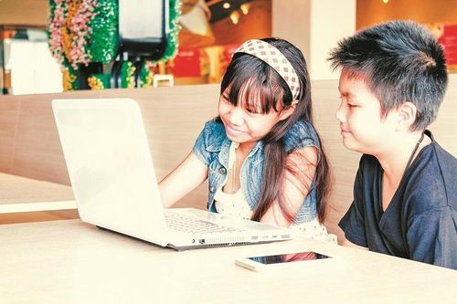 Bảo vệ người trẻ trên không gian mạng