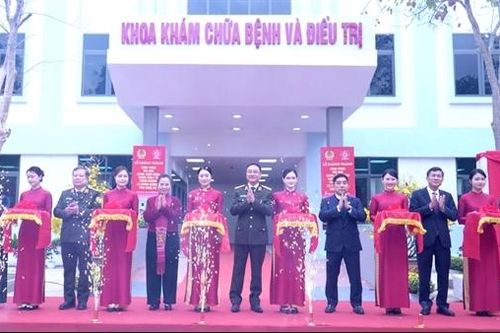 Thứ trưởng Phạm Thế Tùng dự Lễ khánh thành công trình tòa nhà khám, chữa bệnh Trung tâm Y tế Tương Dương