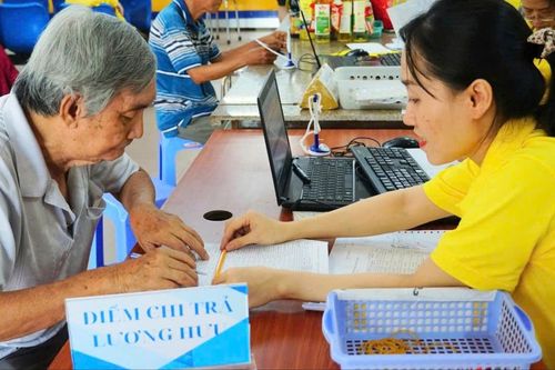 Đảm bảo chi trả lương hưu, trợ cấp trước kỳ nghỉ Tết