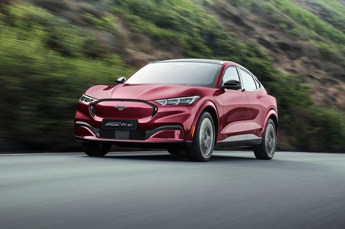 Ford gọi sửa chữa hơn 400 xe ô tô Mustang Mach-E