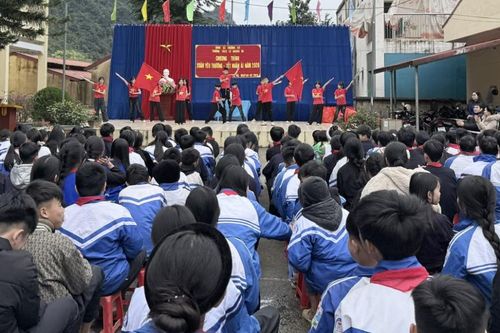 Trường THCS Lê Quảng Ba tổ chức 'Xuân yêu thương - Tết nhân ái' năm 2026