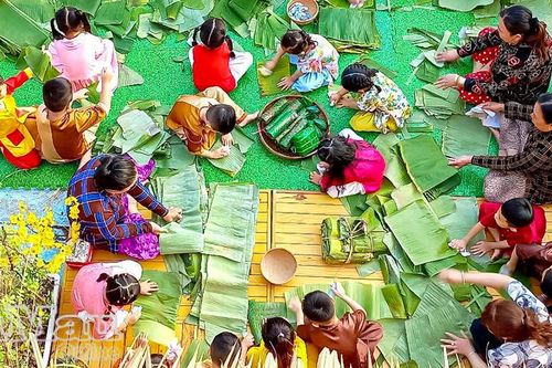 Học đường rộn ràng sắc xuân