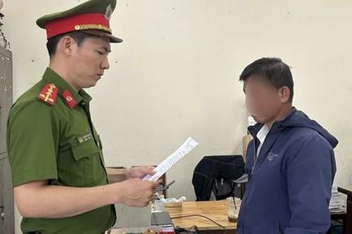 Bắt giam đối tượng chém người trọng thương tại tiệc tân gia vì bỗng dưng nhớ 'thù cũ'