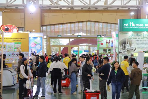 Sắm đủ Tết đầy ở Hội chợ Mùa Xuân lần thứ nhất năm 2026