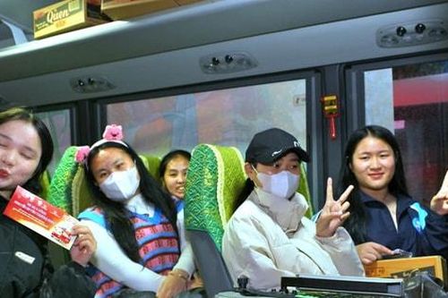 Chuyến xe yêu thương 2026: Hành trình mang Tết ấm đến sinh viên xa quê