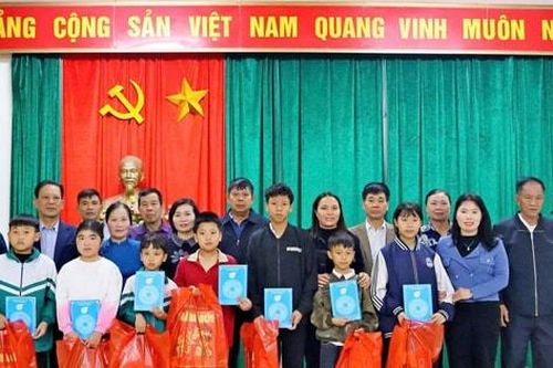 Phụ nữ Đoài Phương lan tỏa ấm áp yêu thương