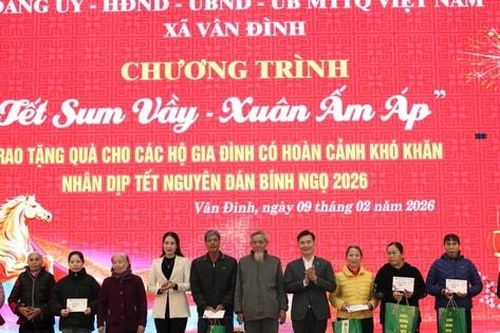 Xã Vân Đình tổ chức 'Tết sum vầy - xuân ấm áp'