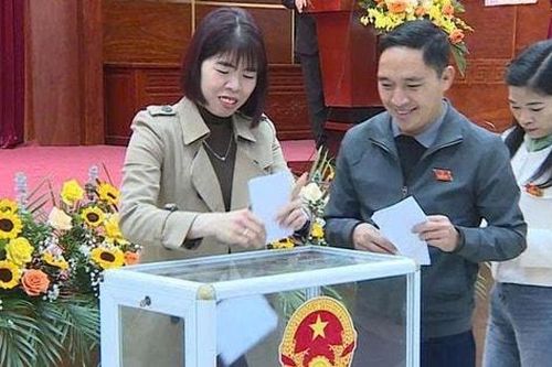HĐND xã Phúc Thọ thông qua nhiều nội dung về nhân sự và đầu tư công