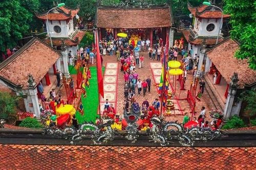 Lễ hội đền Và diễn ra từ ngày 2 đến ngày 5-3
