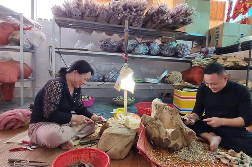 Làng nghề trầm hương Hà Tĩnh tất bật vào vụ Tết Nguyên đán