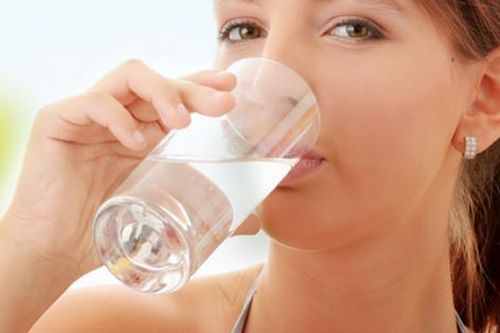 Dịp Tết, dù bận cũng đừng quên uống nước khi thức dậy vì 5 lý do này