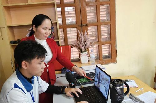Giáo viên Hải Phòng dùng Al 'đánh thức' môn Lịch sử