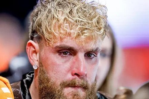 Jake Paul bật khóc