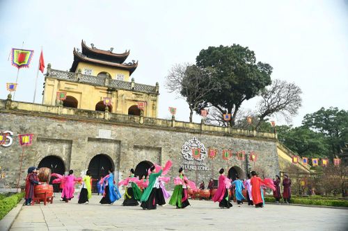 Tái hiện nghi lễ cung đình 'Tống cựu nghinh tân' tại Hoàng thành Thăng Long
