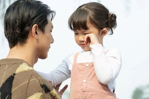 Bạn có đang bao bọc con quá mức? Chuyên gia chỉ ra 5 DẤU HIỆU điển hình