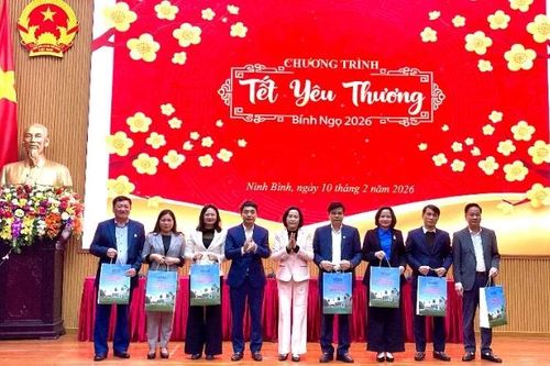 Phó Chủ tịch Quốc hội Nguyễn Thị Thanh thăm, chúc Tết tại tỉnh Ninh Bình