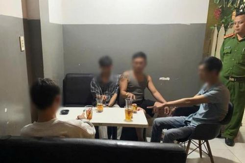 Vào quán cà-phê để 'phê' ma túy