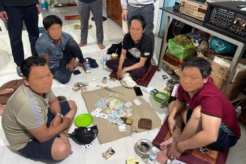 Lộ diện nhóm 'bác thằng bần'