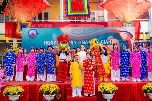 Gìn giữ và lan tỏa giá trị Tết Việt từ những hoạt động văn hóa học đường