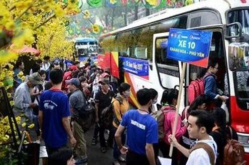 Không để người dân chậm về quê đón tết do thiếu xe