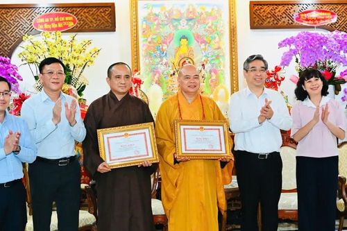 Nhân lên tình dân tộc, nghĩa đồng bào