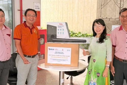 'Tiếp lửa' công nghệ