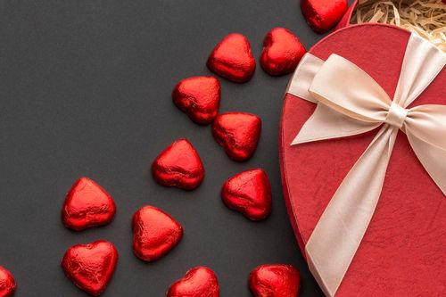 14/2 là ngày Valentine gì, ai sẽ tặng quà cho ai?