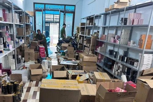 Triệt phá đường dây mỹ phẩm giả quy mô lớn