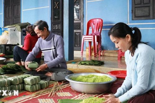 Làng nghề Đại An Khê giữ nét đẹp truyền thống bánh tét mặt trăng dịp Tết