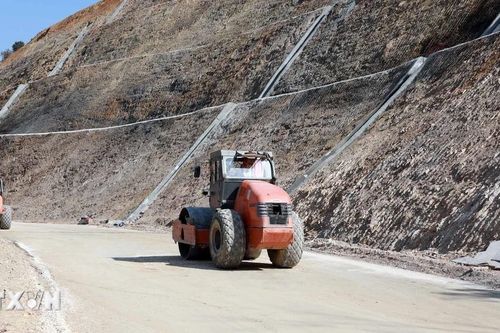 Hoàn thiện các hạng mục tuyến nối cao tốc Nội Bài-Lào Cai với tỉnh Lai Châu