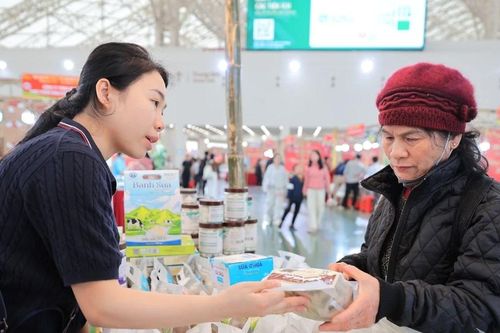 Hội chợ Mùa Xuân: Doanh số khủng từ các gian bán hàng tết