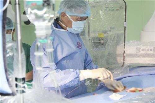Đặt cùng lúc 5 stent động mạch giúp bệnh nhân thoát khỏi nguy cơ vỡ mạch