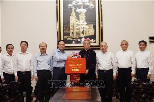 Lãnh đạo Thành phố Hồ Chí Minh thăm, chúc Tết các cơ sở tôn giáo