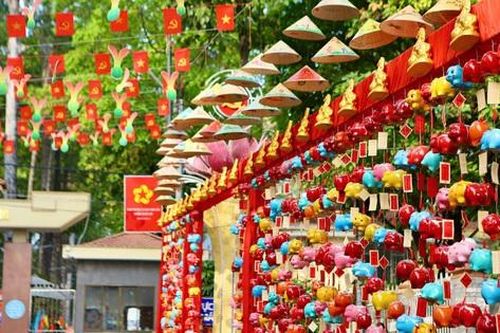 'Đường heo đất' rực rỡ sắc Xuân