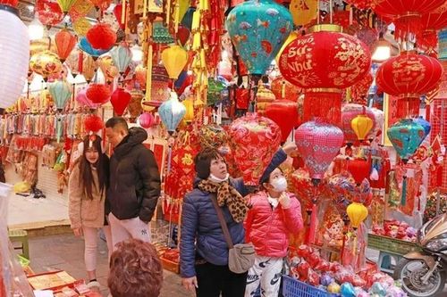 Thủ tướng: Không để ai thiếu Tết, doanh nghiệp phải trả đủ lương thưởng
