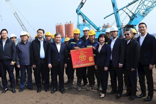Chủ tịch Hà Nội: Tháo gỡ thủ tục, mặt bằng để dự án cầu Tứ Liên về đích đúng hạn