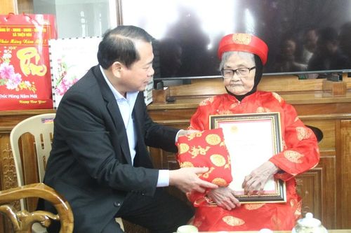 Trưởng Ban Tổ chức Tỉnh ủy Nguyễn Văn Hùng thăm, kiểm tra sản xuất, đời sống Nhân dân xã Thiệu Toán và Thiệu Hóa