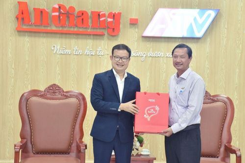 Báo và Phát thanh - Truyền hình tỉnh An Giang tiếp đón nhiều đoàn đến thăm và chúc tết