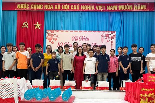Xuân yêu thương đến với Làng trẻ em SOS Đà Nẵng