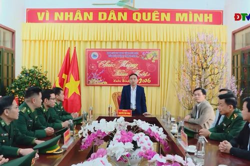 Phó Chủ tịch UBND tỉnh Nguyễn Văn Đoạt chúc Tết Đồn Biên phòng Thanh Luông và gia đình chính sách