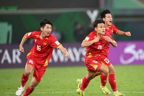 Cần tránh để các cầu thủ trẻ quá tải