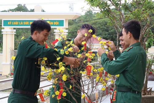 Xuân về trên đảo tiền tiêu
