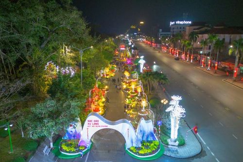 Rực rỡ đường hoa xuân xứ Lạng