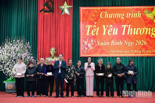 Đồng chí Phó Chủ tịch Quốc hội Nguyễn Thị Thanh thăm, tặng quà Tết Nguyên đán Bính Ngọ năm 2026